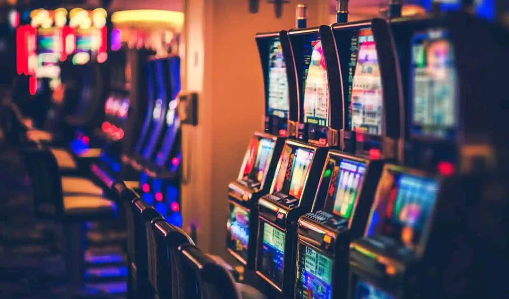 Why Do So Many People Enjoy Playing Slots? 